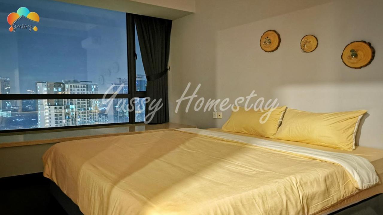Yussy 2 Bedroom Sea View Condo At R&F Princess Cove Johor Bahru Bagian luar foto