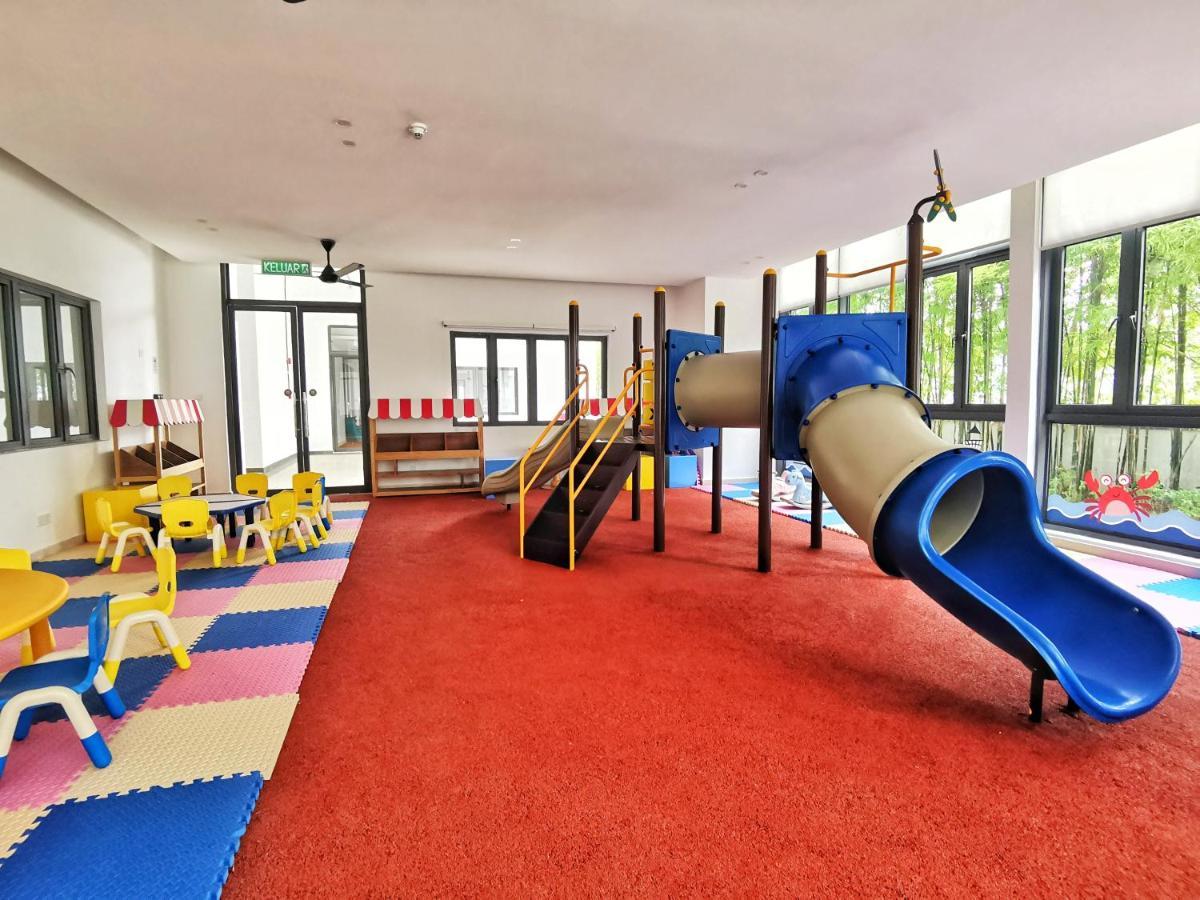 Yussy 2 Bedroom Sea View Condo At R&F Princess Cove Johor Bahru Bagian luar foto