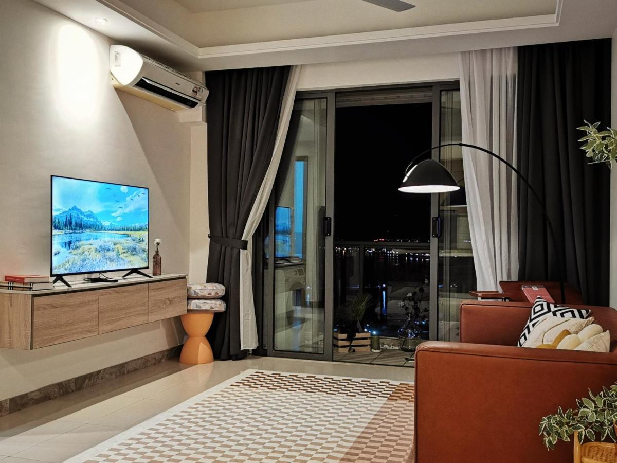 Yussy 2 Bedroom Sea View Condo At R&F Princess Cove Johor Bahru Bagian luar foto
